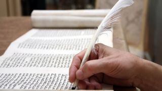 Qui a rédigé la Bible ?