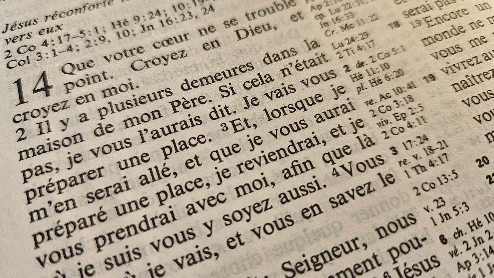 Plusieurs demeures (dans le ciel ?)
