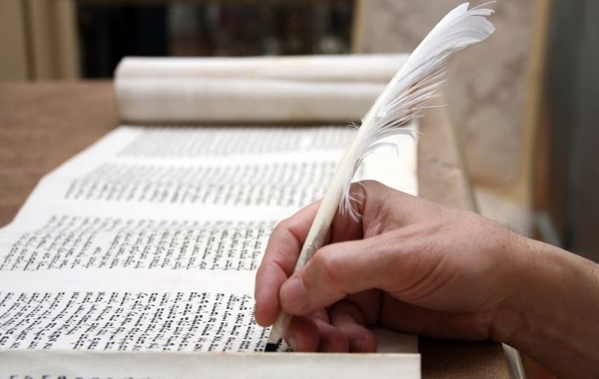 Qui a rédigé la Bible ?