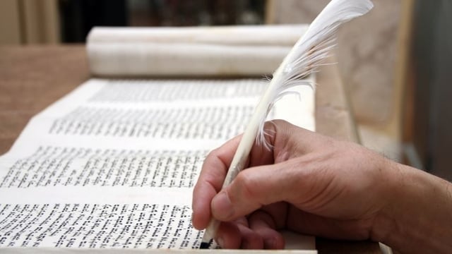 Qui a rédigé la Bible ?